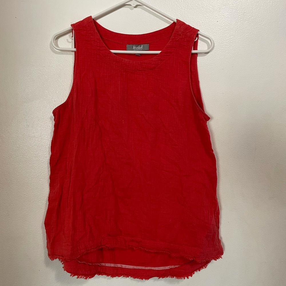 Marled Frayed Hem Sleeveless Linen Tank Top – Red, Size M